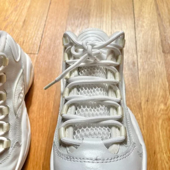 Reebok Question White Clear Blue Sole, Basketball shoes, Women's U.S. Size 5.5 - Picture 4 of 7